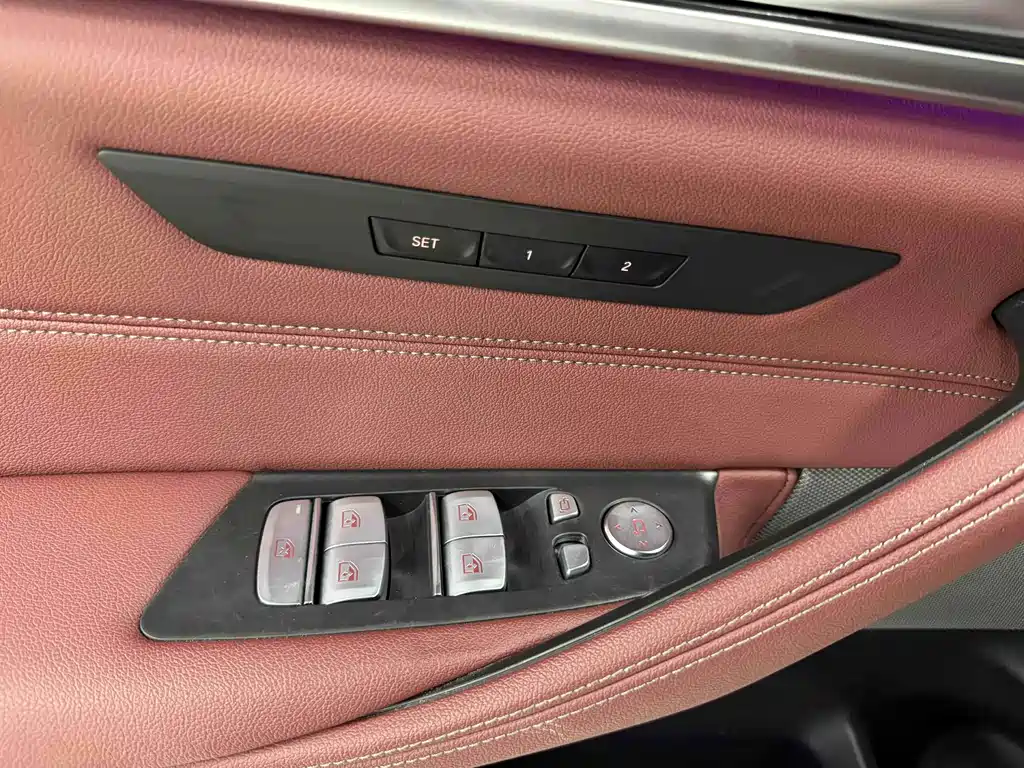 BMW 5 Series — миниатюра 14