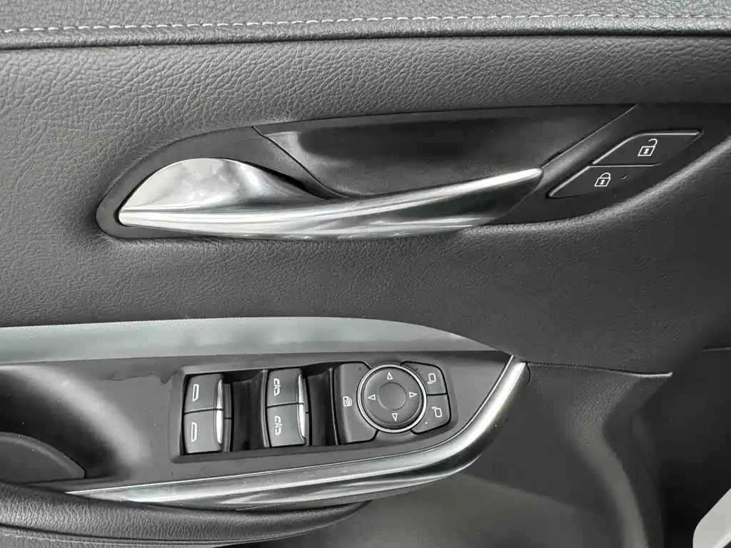 Cadillac XT4 — миниатюра 14