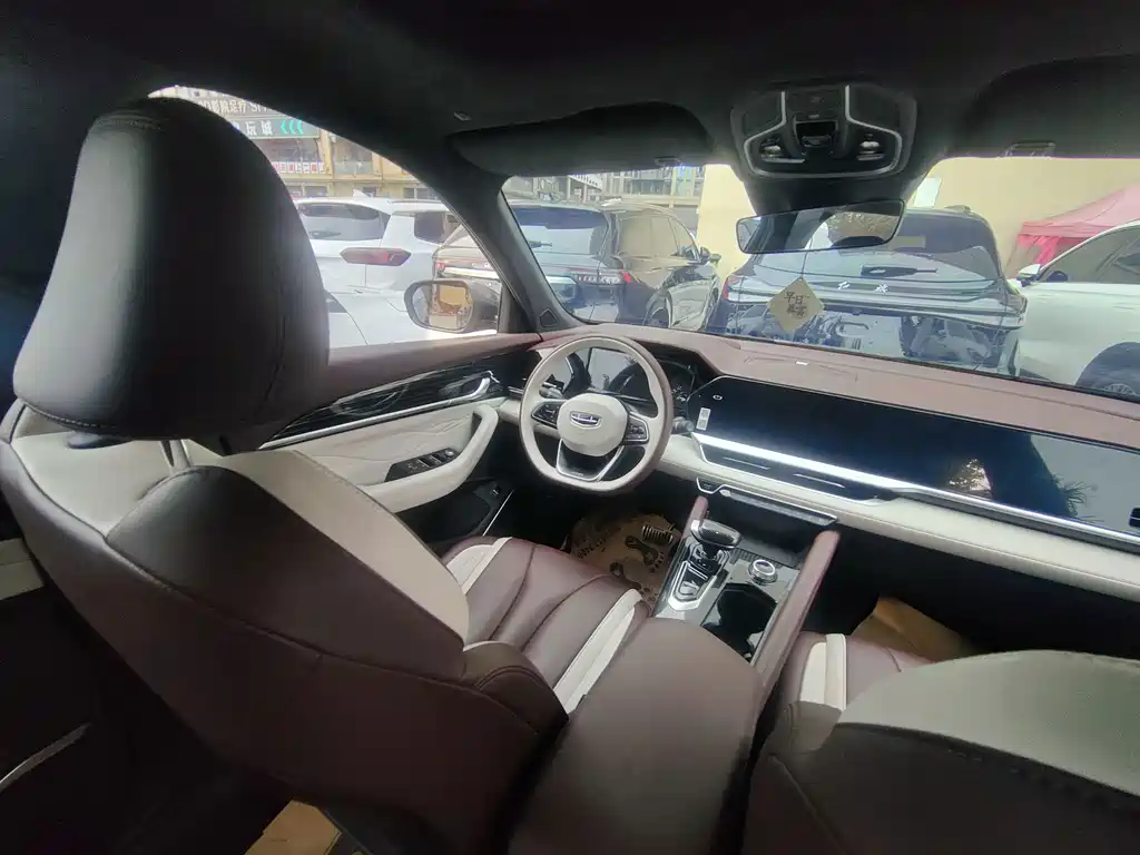 Geely Xingyue L — миниатюра 11