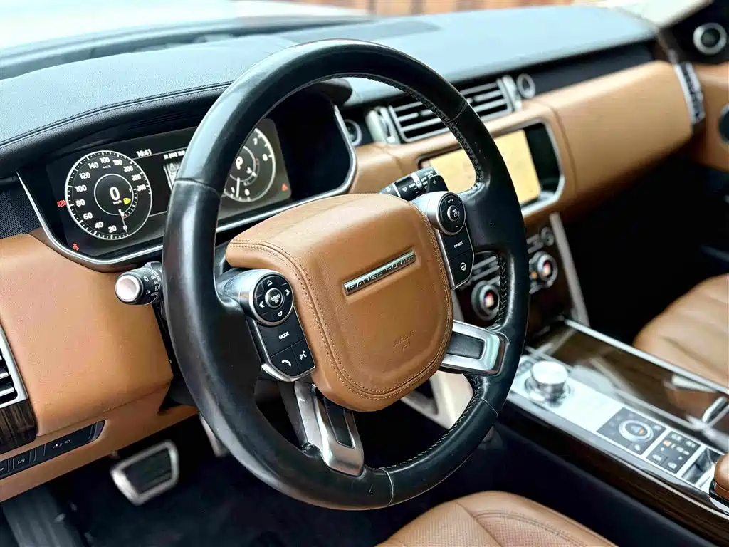Land Rover Range Rover — миниатюра 10