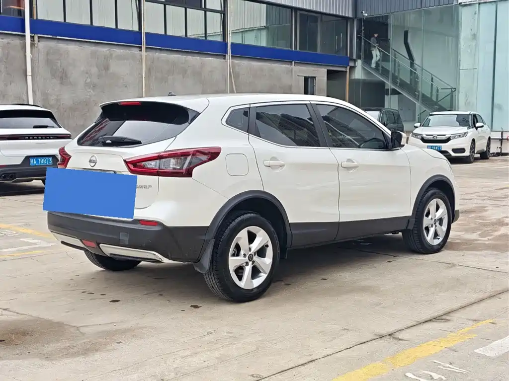 Nissan Qashqai — миниатюра 9