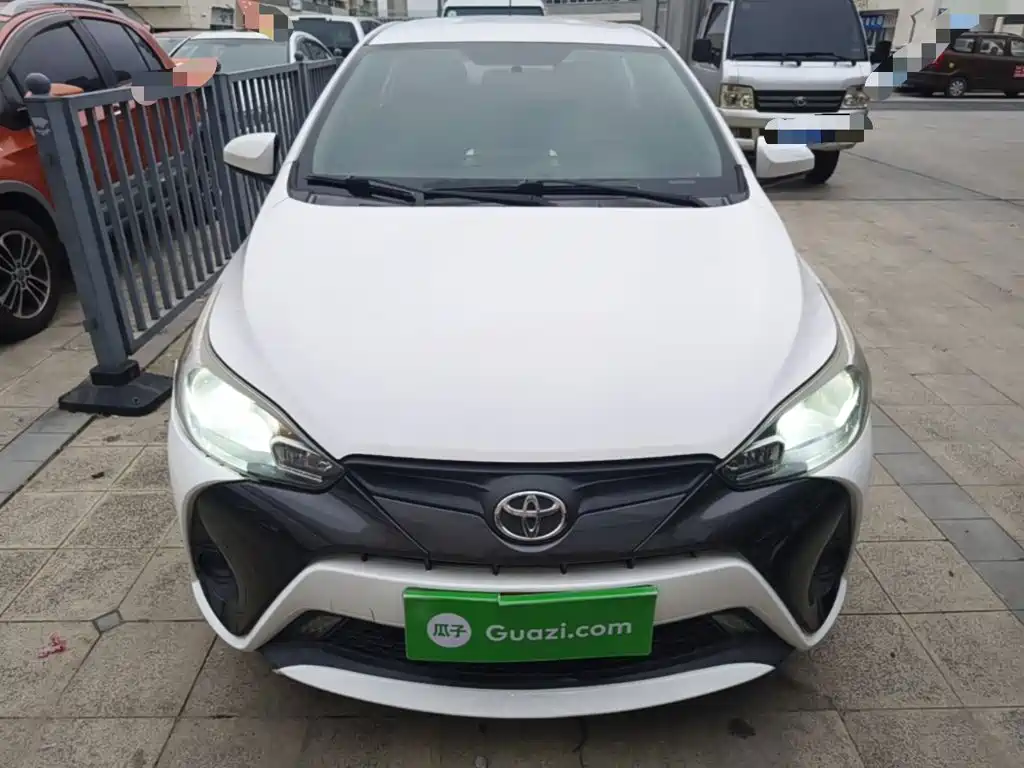 Toyota Yaris L — миниатюра 3