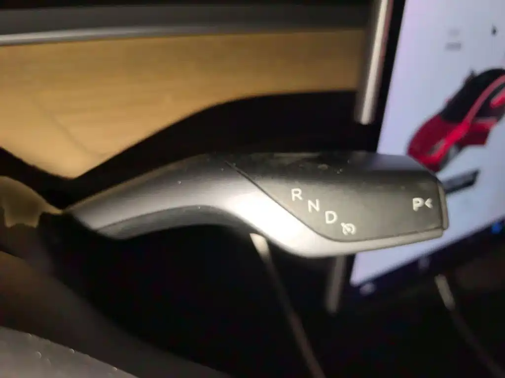 Tesla Model 3 — миниатюра 7