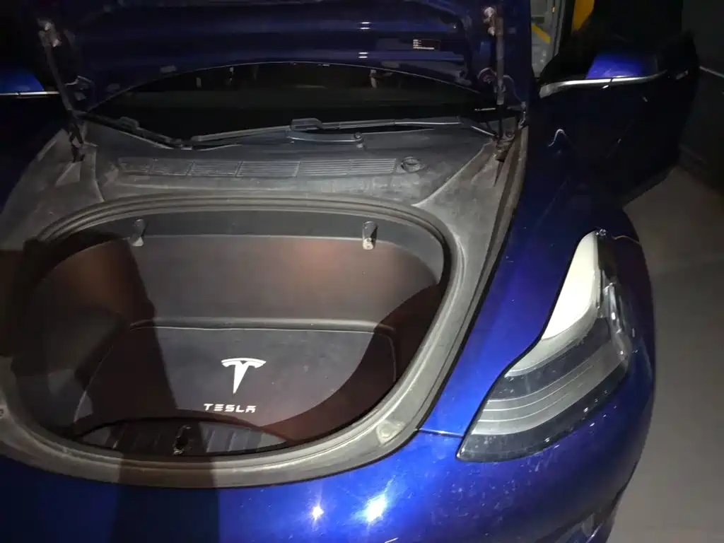 Tesla Model 3 — миниатюра 22