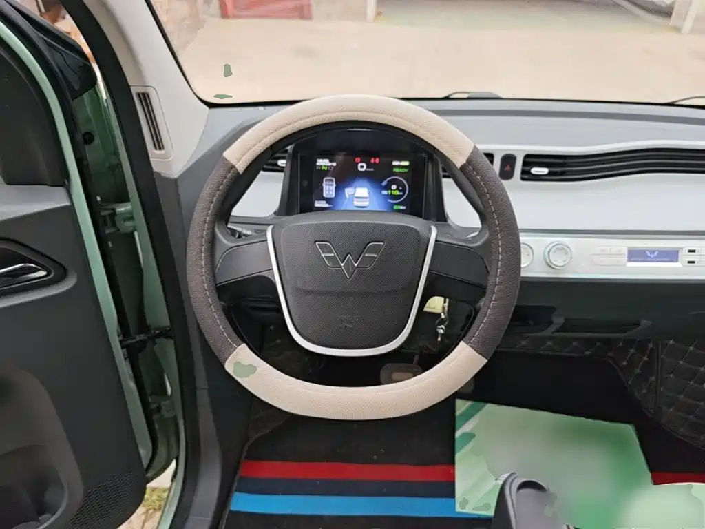 Wuling MINIEV — миниатюра 11