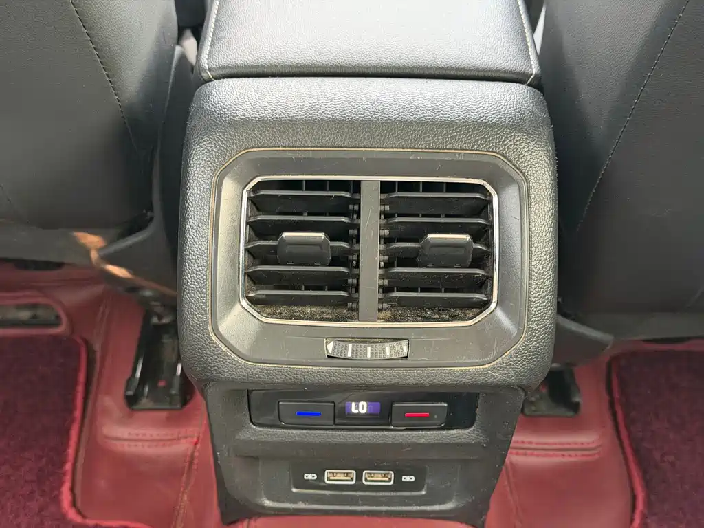 Volkswagen Tiguan L — миниатюра 14