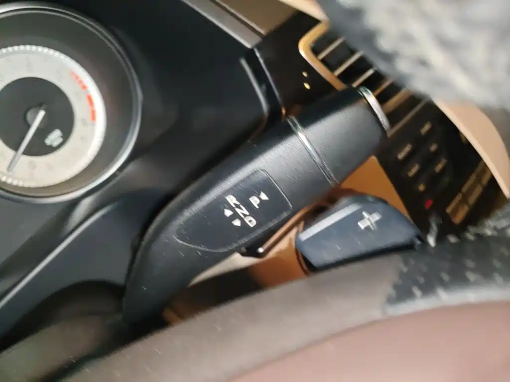 Mercedes-Benz E-Class — миниатюра 7