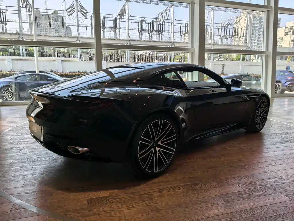 Aston Martin DB12 2025 4.0T V8 Coupe