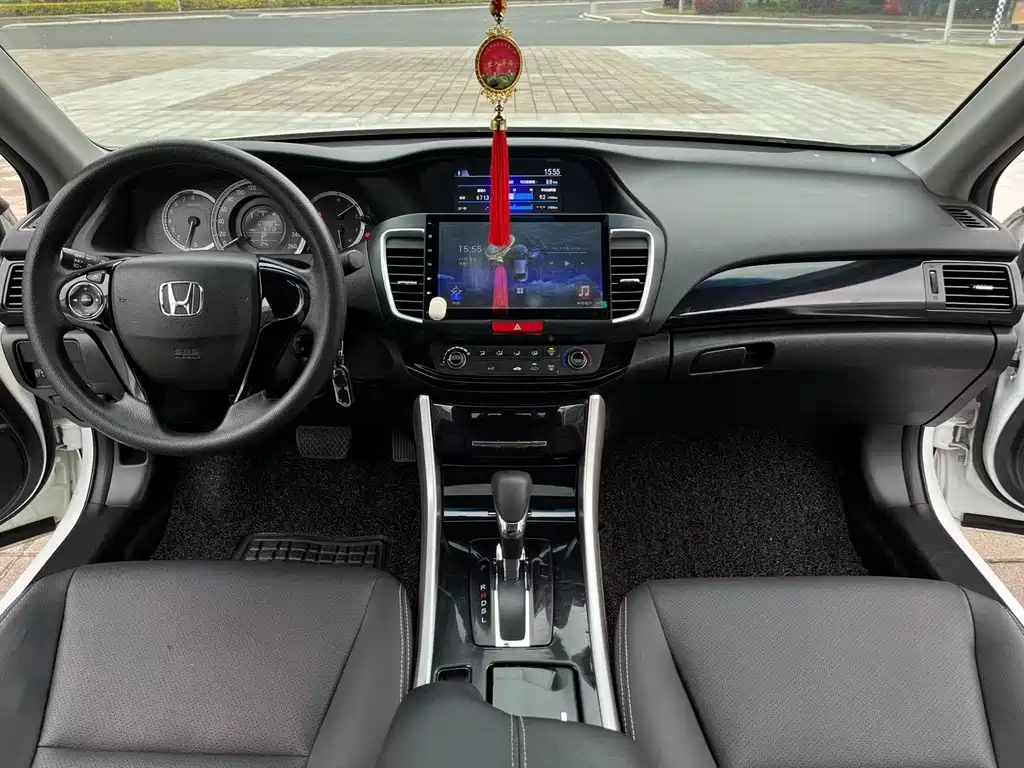 Honda Accord — миниатюра 8