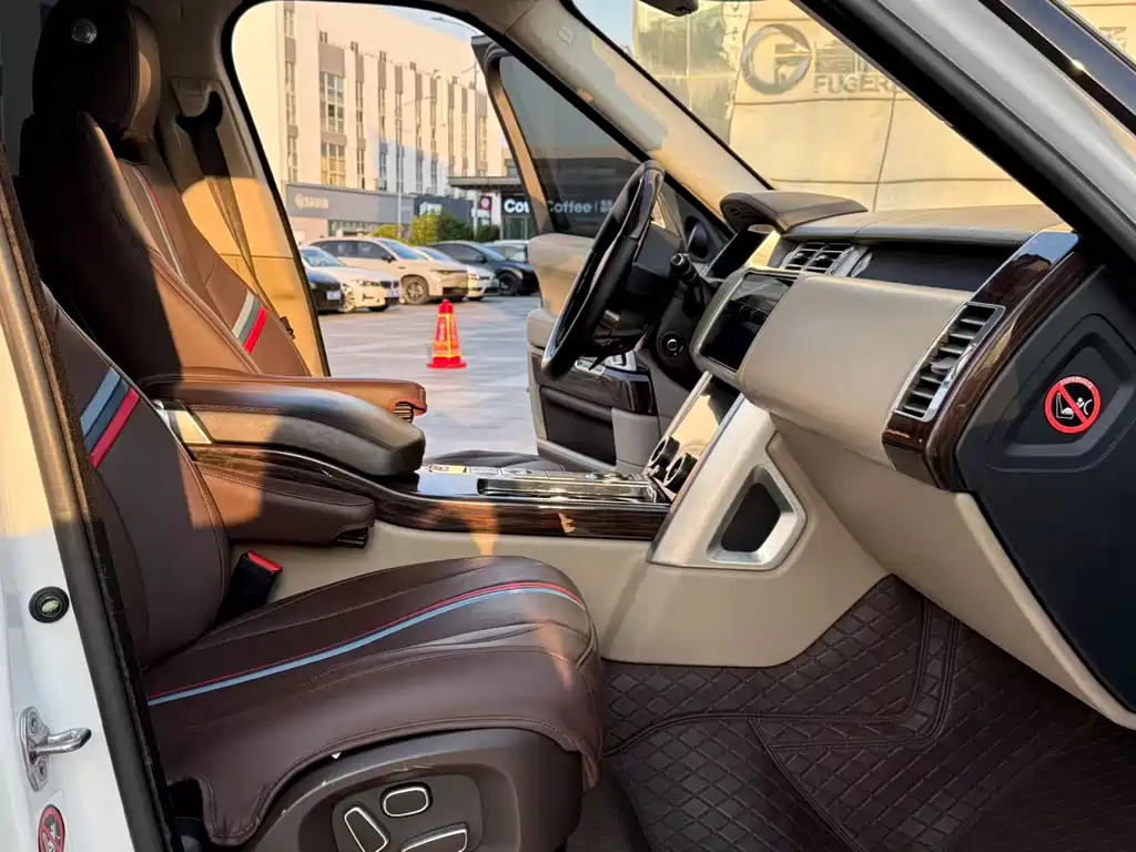 Land Rover Range Rover — миниатюра 4