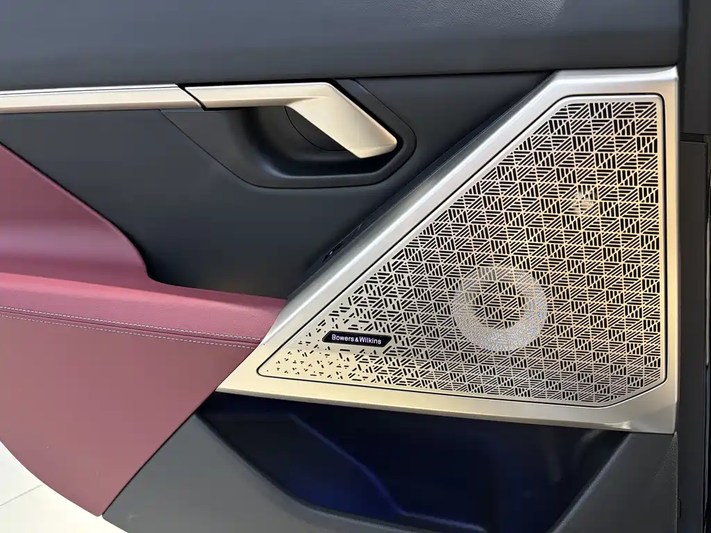 BMW 5 Series — миниатюра 10