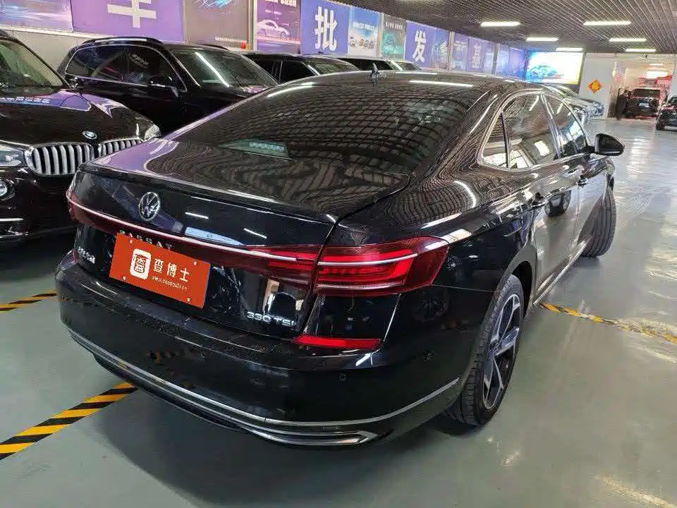 Volkswagen Passat 2023 330TSI Luxury