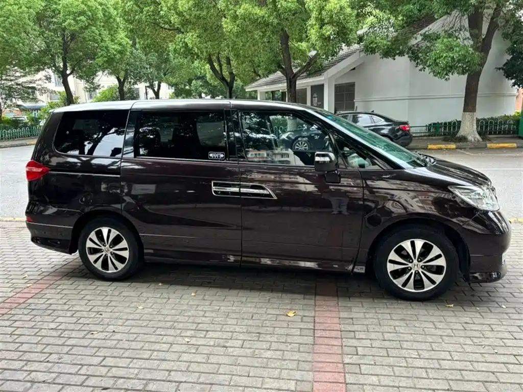 Honda Elysion 2012 2.4L VTi-S Luxury