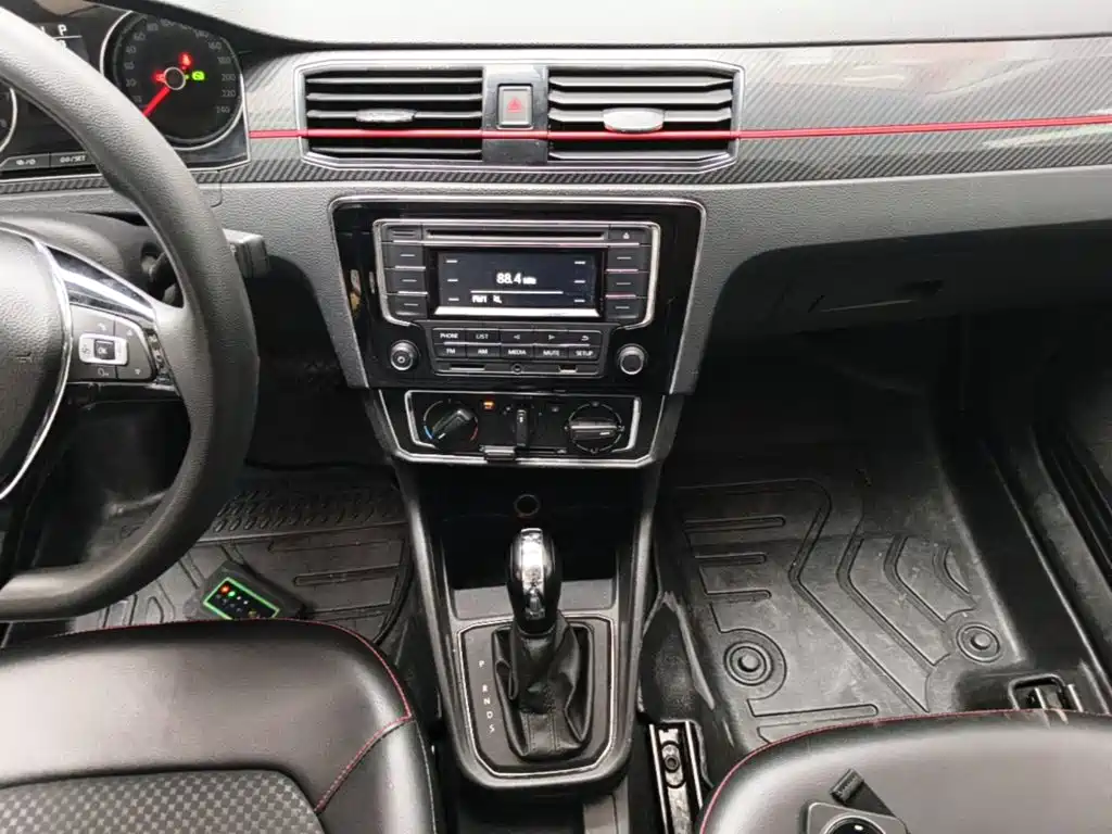 Volkswagen Santana — миниатюра 13