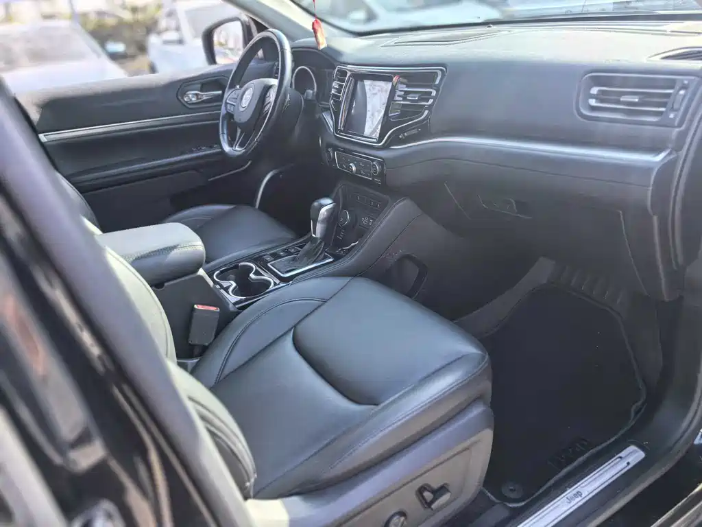 Jeep Grand Commander — миниатюра 22