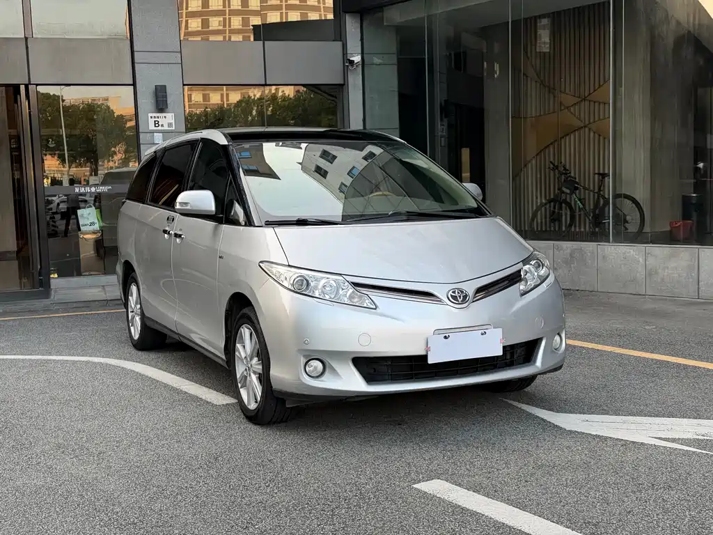 Toyota Previa — миниатюра 3