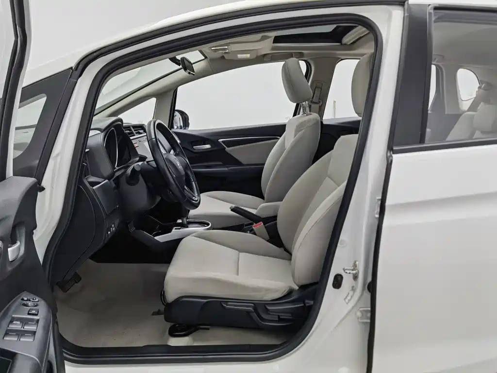Honda Fit — миниатюра 10
