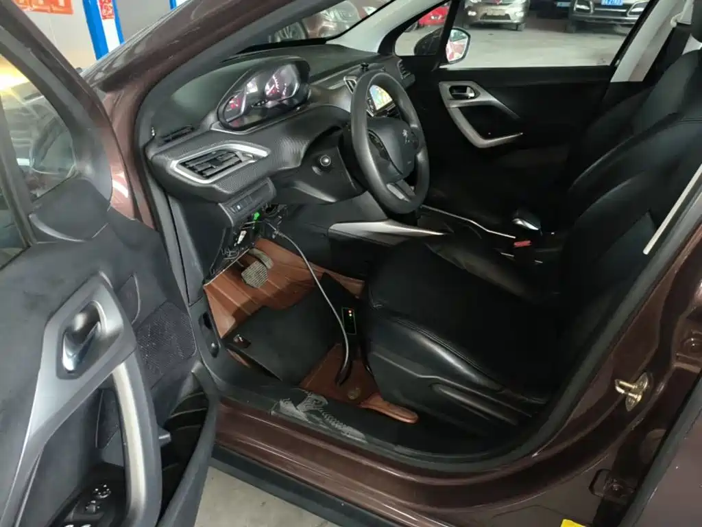 Peugeot 2008 — миниатюра 16