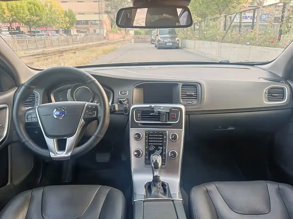 Volvo V60 — миниатюра 18