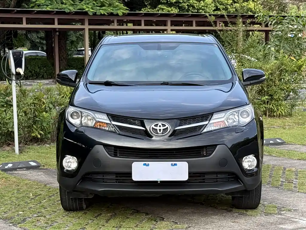Toyota RAV4 — миниатюра 2