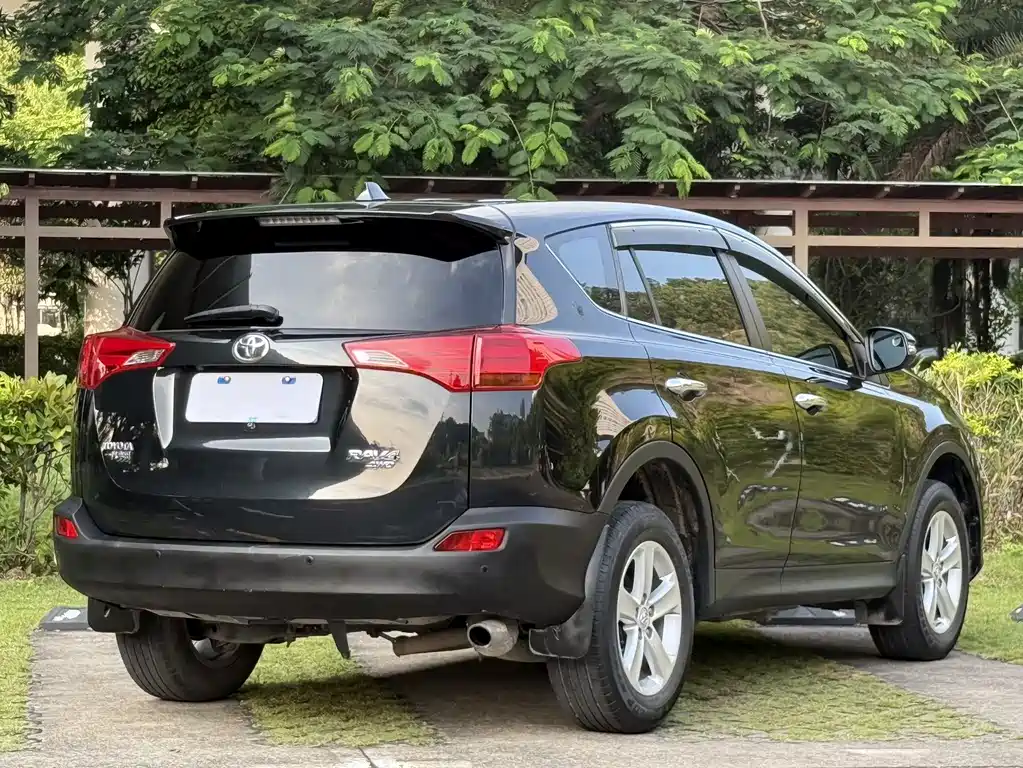 Toyota RAV4 — миниатюра 15