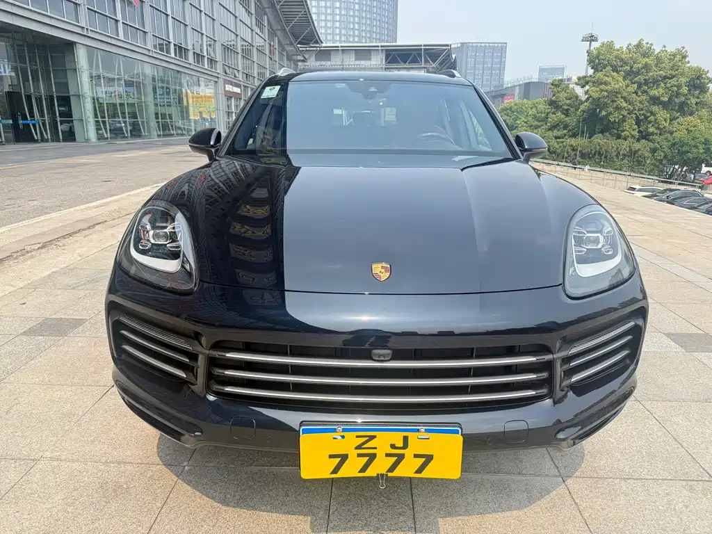 Porsche Cayenne 2021
