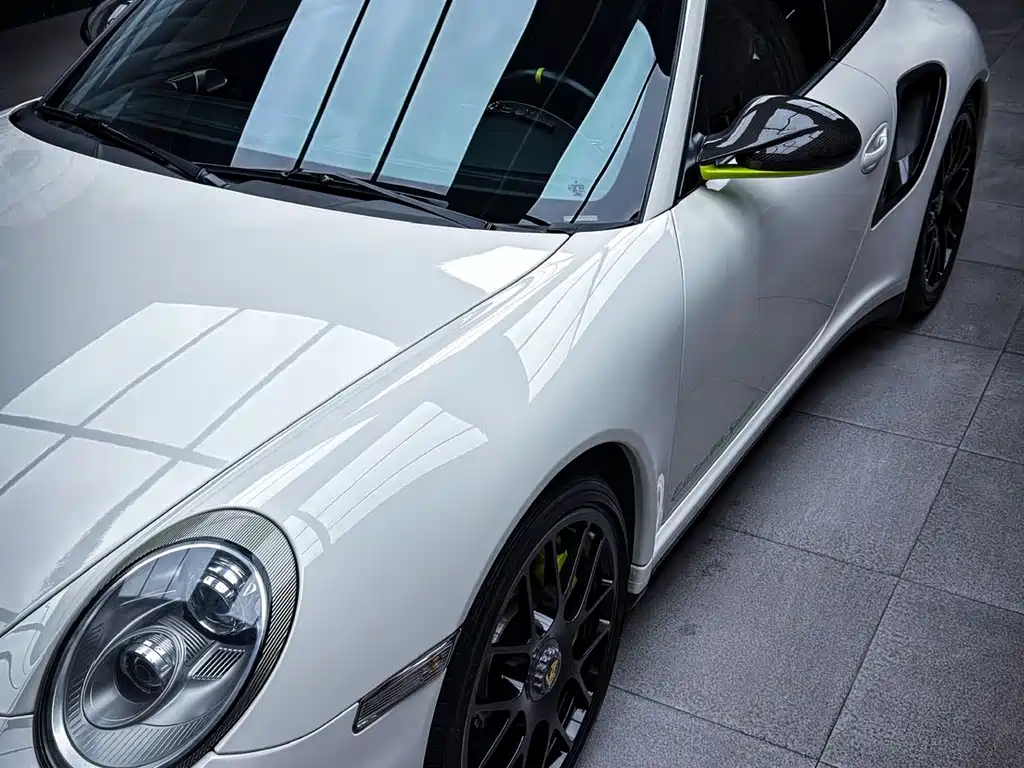 Porsche 911 2010 Turbo S Edition 918 Spyder