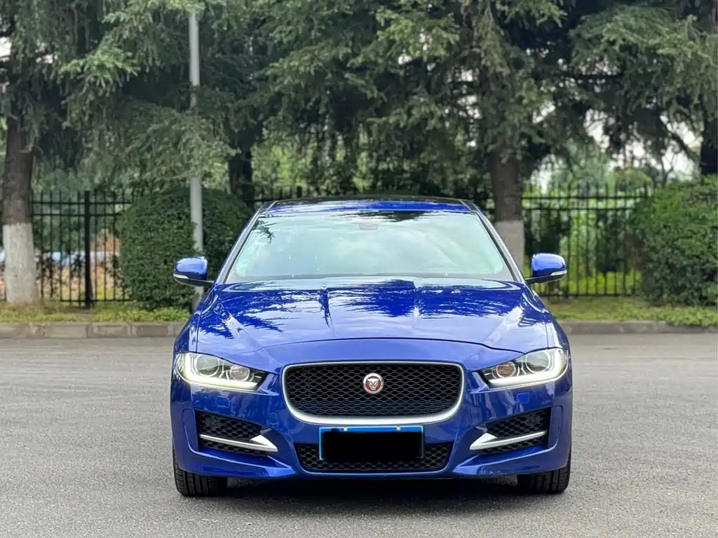 Jaguar XE — миниатюра 2