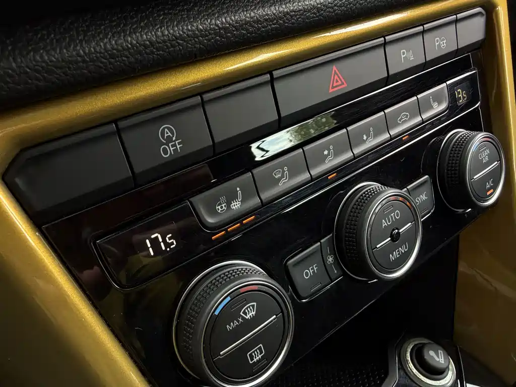 Volkswagen T-Roc — миниатюра 10