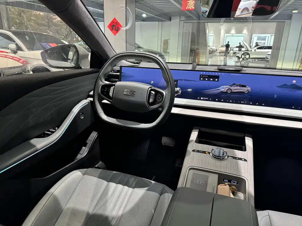 GEELY GALAXY GALAXY E8