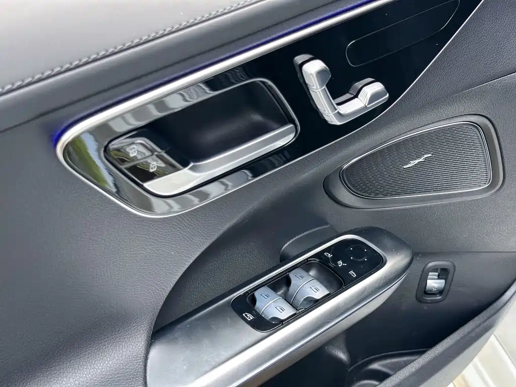 Mercedes-Benz C-Class — миниатюра 17