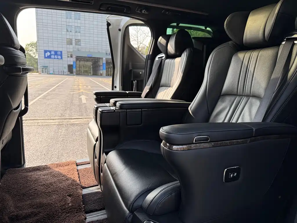 Toyota Alphard 2021 2.5L Luxury