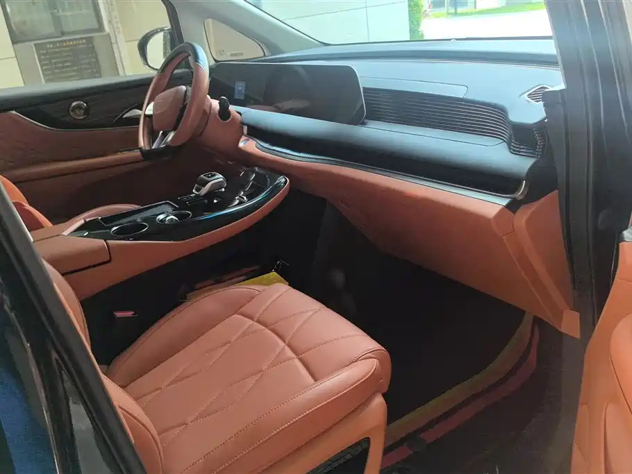 Dongfeng V9 2024 1.5TD 200km Luxury
