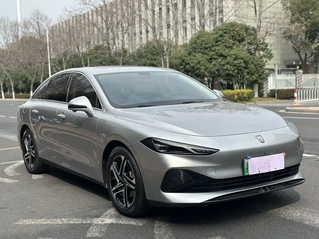 ROEWE D7