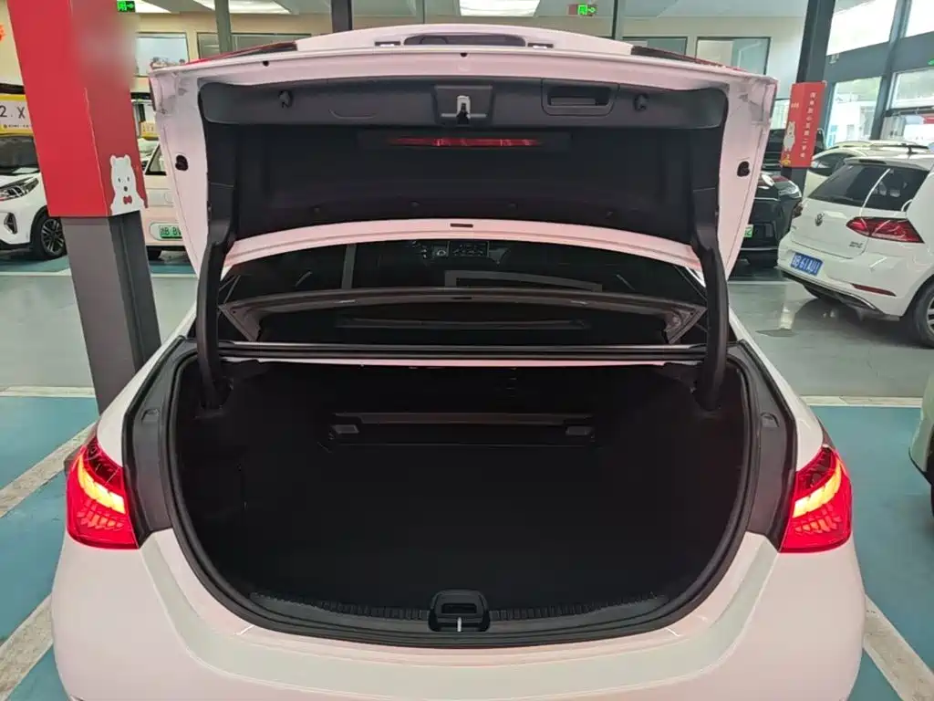 Mercedes-Benz C-Class — миниатюра 19