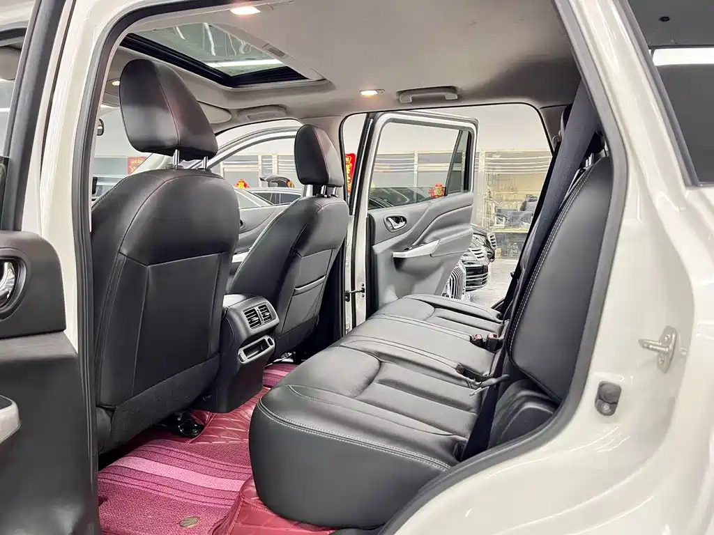 Nissan Terra — миниатюра 8