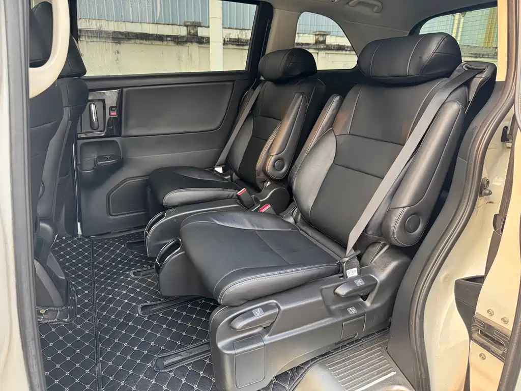 Honda Elysion — миниатюра 9