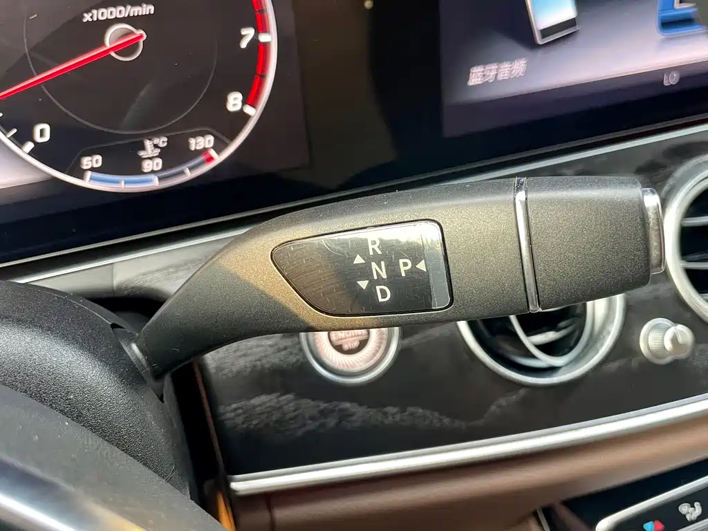 Mercedes-Benz E-Class — миниатюра 20