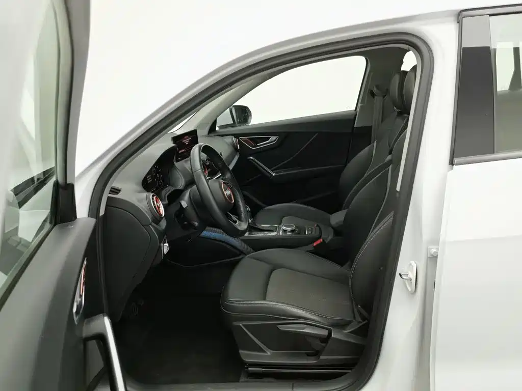 Audi Q2L e-tron — миниатюра 10