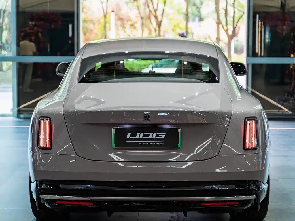 Rolls-Royce Phantom — миниатюра 6