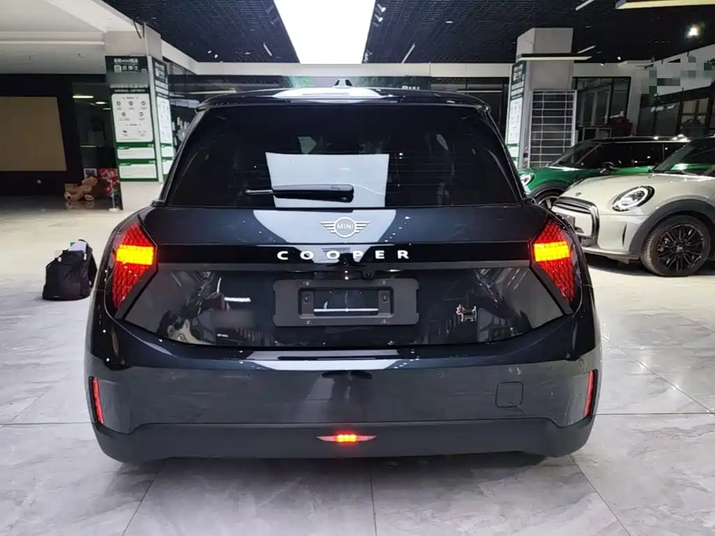 MINI MINI COOPER EV — миниатюра 6