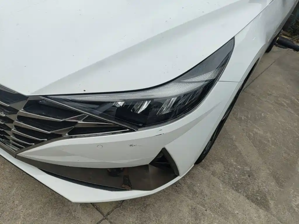 Hyundai Elantra — миниатюра 24