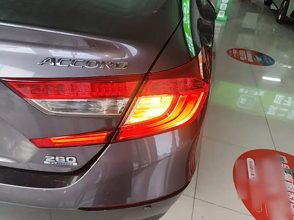 Honda Accord — миниатюра 8