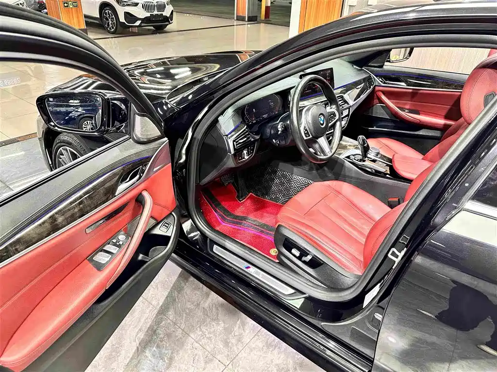 BMW 5 Series — миниатюра 8