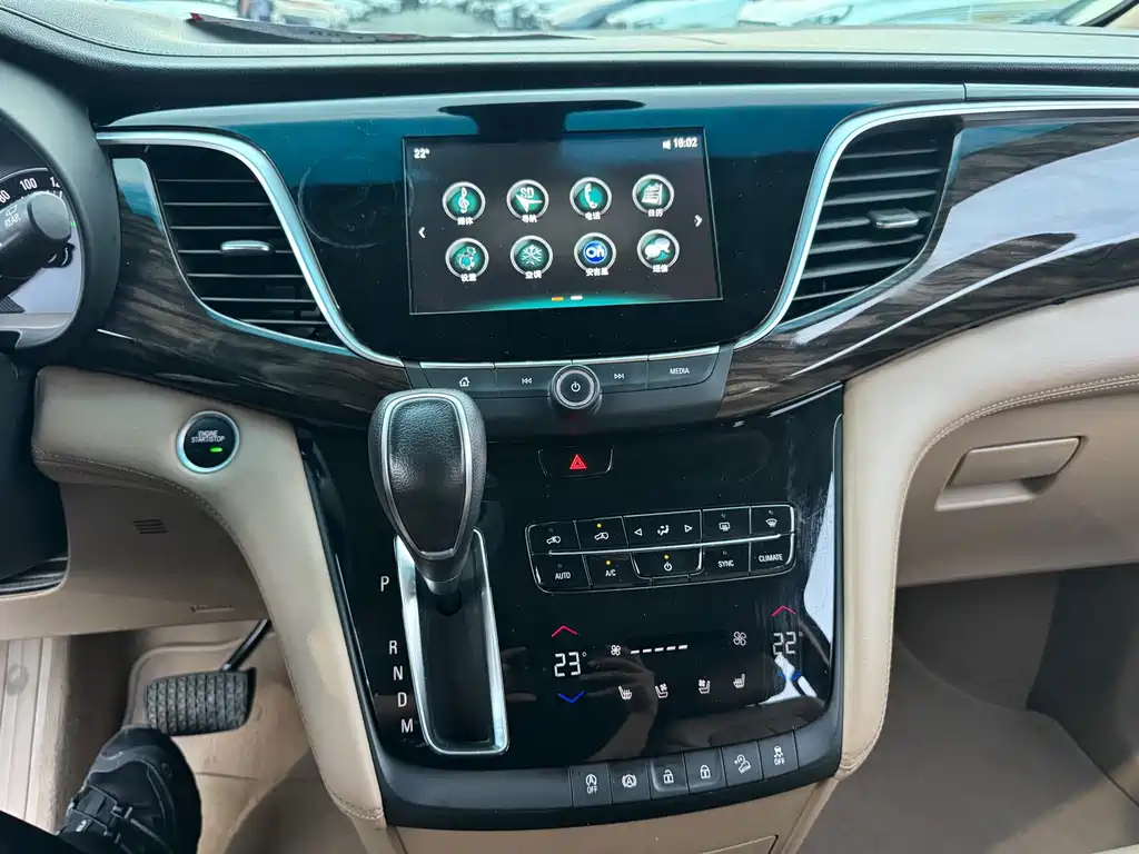 Buick GL8 — миниатюра 4