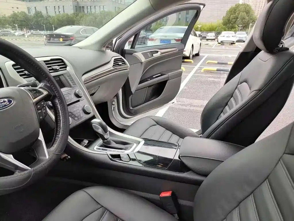 Ford Mondeo — миниатюра 12