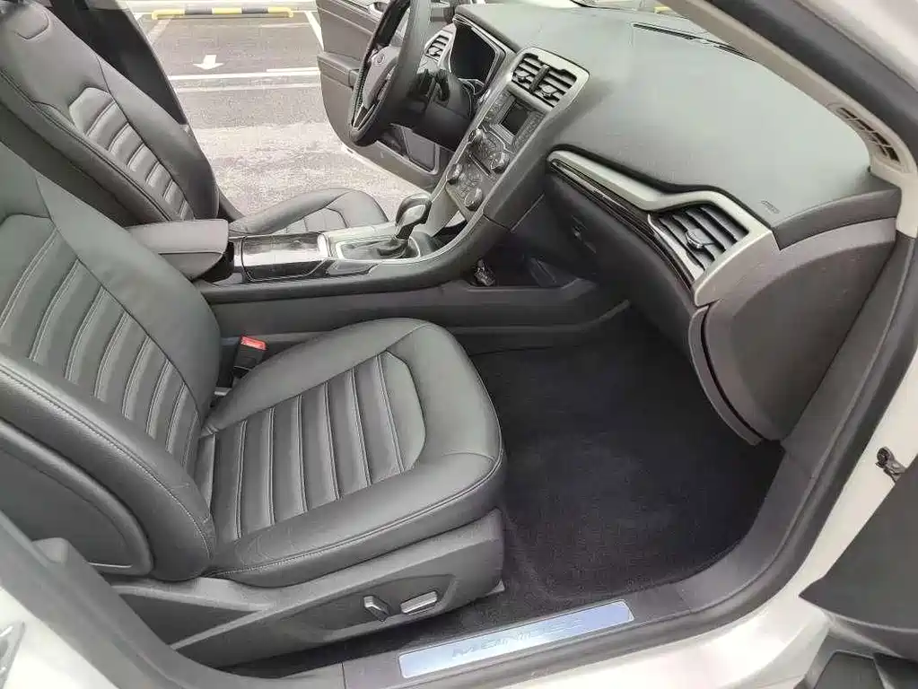 Ford Mondeo — миниатюра 8
