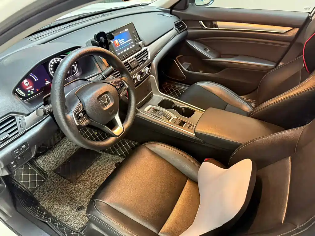 Honda Accord — миниатюра 9