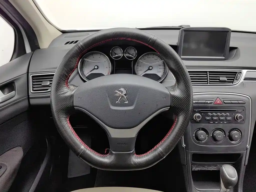 Peugeot 308 — миниатюра 11