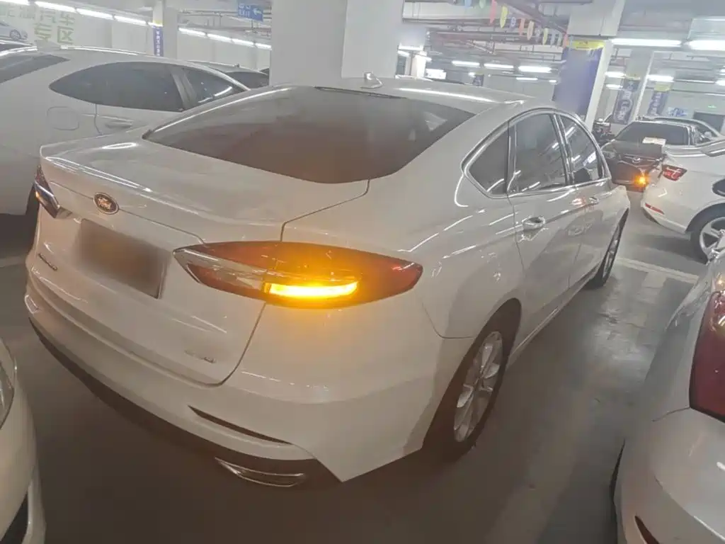 Ford Mondeo — миниатюра 7